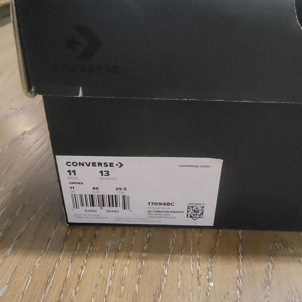 Converse Allstars Chuck Taylor's Hi.New in box.Multiple laces/lace lock, 11m.13w - Picture 12 of 12
